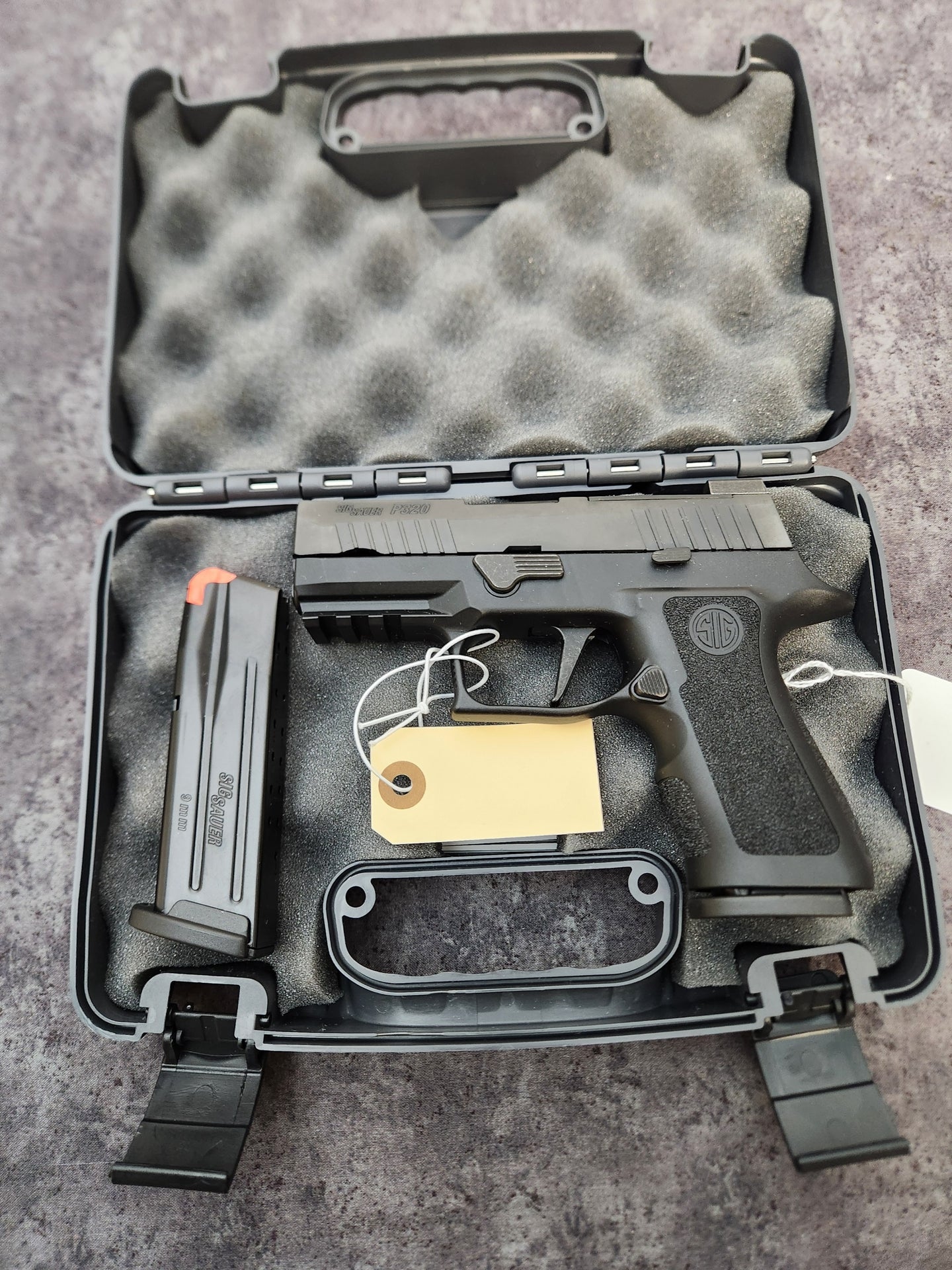 1621:  Springfield Armory Model Hellcat in 9 MM with 3