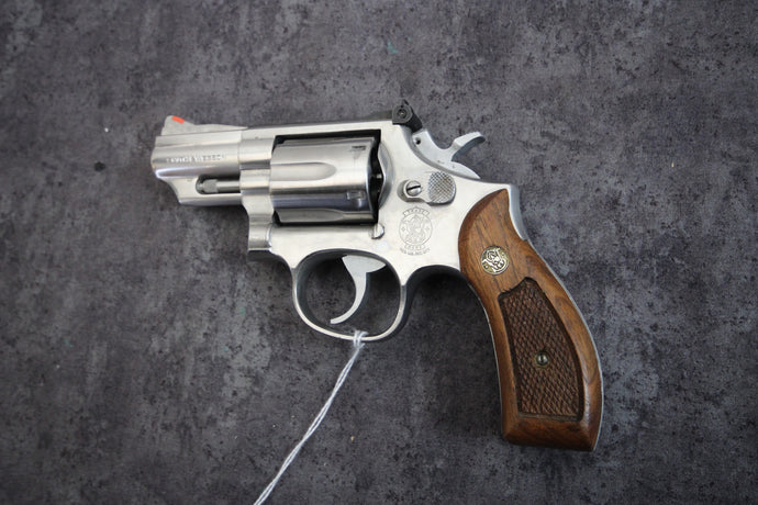 123:   Smith & Wesson Model 66-2 in 357 Mag with 2.5