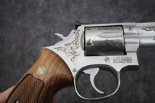 Load image into Gallery viewer, 18:  Smith &amp; Wesson Model 686-3 in 357 Mag with 6&quot; Barrel and Class C Engraving Wild Wild Westlake
