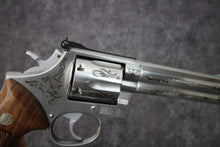 Load image into Gallery viewer, 18:  Smith &amp; Wesson Model 686-3 in 357 Mag with 6&quot; Barrel and Class C Engraving Wild Wild Westlake
