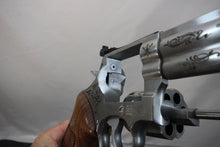 Load image into Gallery viewer, 18:  Smith &amp; Wesson Model 686-3 in 357 Mag with 6&quot; Barrel and Class C Engraving Wild Wild Westlake
