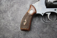 Load image into Gallery viewer, C-1582:  Smith &amp; Wesson Model 686 No Dash in 357 Mag with 4&quot; Barrel. Wild Wild Westlake
