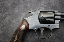 Load image into Gallery viewer, C-1582:  Smith &amp; Wesson Model 686 No Dash in 357 Mag with 4&quot; Barrel. Wild Wild Westlake
